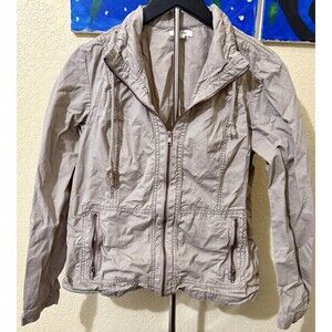 Maurices Women's Jacket Zip-Up Size Medium  Khaki Front Zip Pockets 100% Cotton.